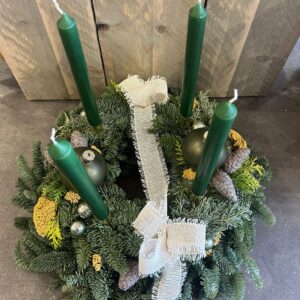 Adventskranz Grün d40cm mit Trockenblumen-Elementen