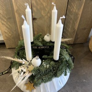 Adventskranz 30cm mit Trockenblumen und Stabkerzen